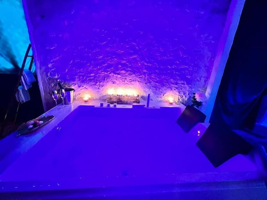 Suite Romance - Jacuzzi Moret-sur-Loing Exteriér fotografie