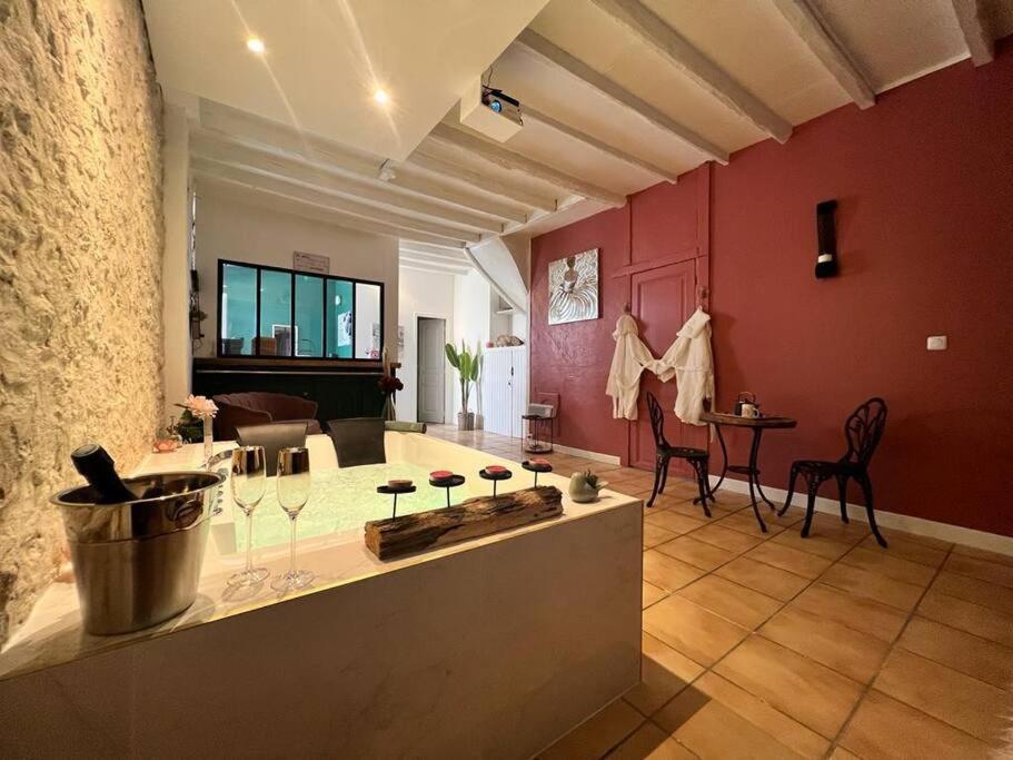 Suite Romance - Jacuzzi Moret-sur-Loing Exteriér fotografie