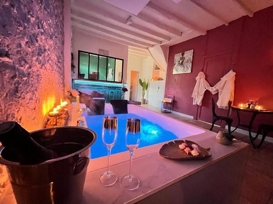 Suite Romance - Jacuzzi Moret-sur-Loing Exteriér fotografie